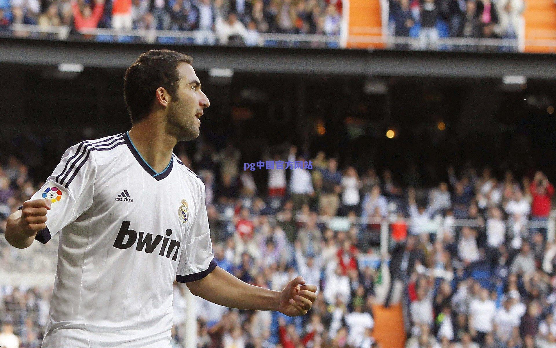 首场就进球！C罗延续传奇，连续24个赛季破门创足坛新纪录