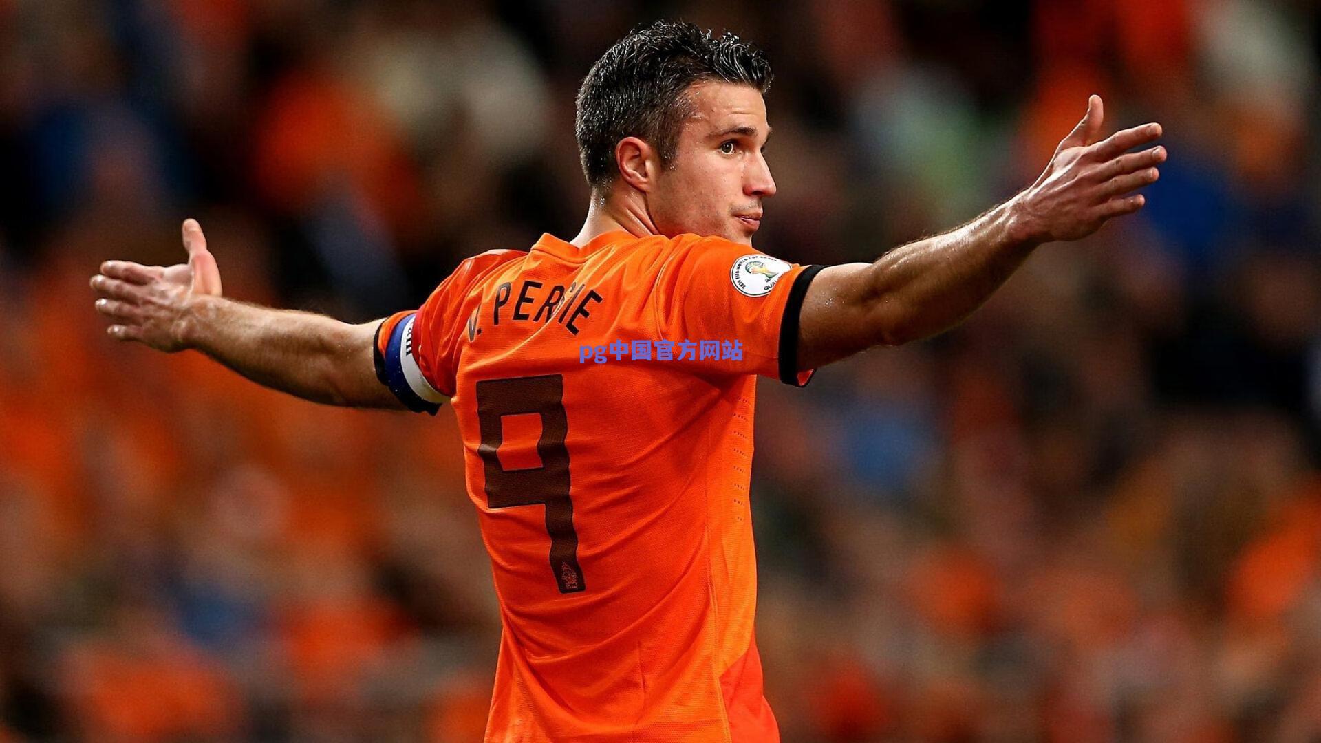 大力神杯提前亮相华盛顿 世界杯抽签氛围拉满 全球目光聚焦北美